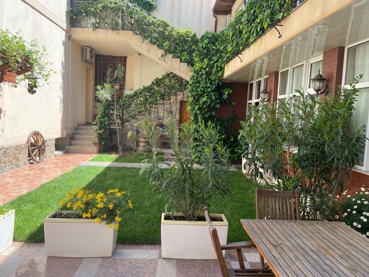 East Legend Hotel Baku Luaran gambar