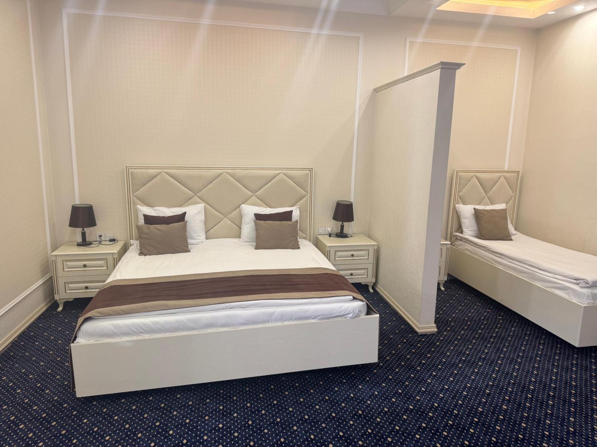 East Legend Hotel Baku Luaran gambar